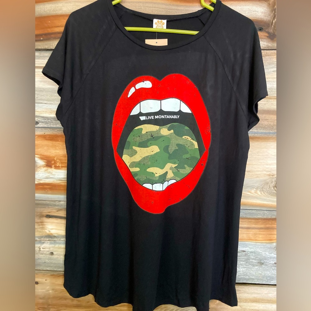 Graphic T-shirt women’s XL. “Live Montanably”.